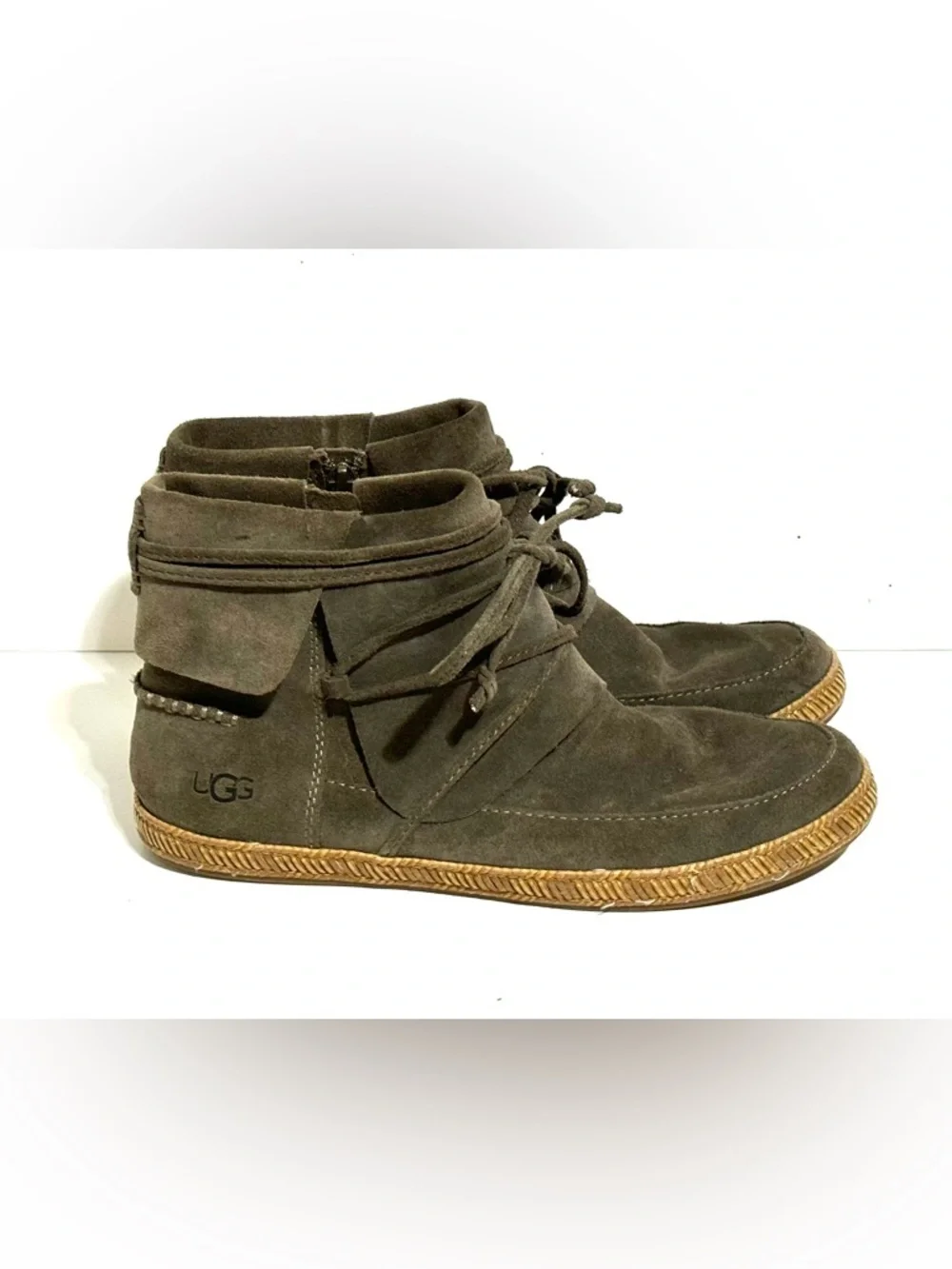 UGG olive green